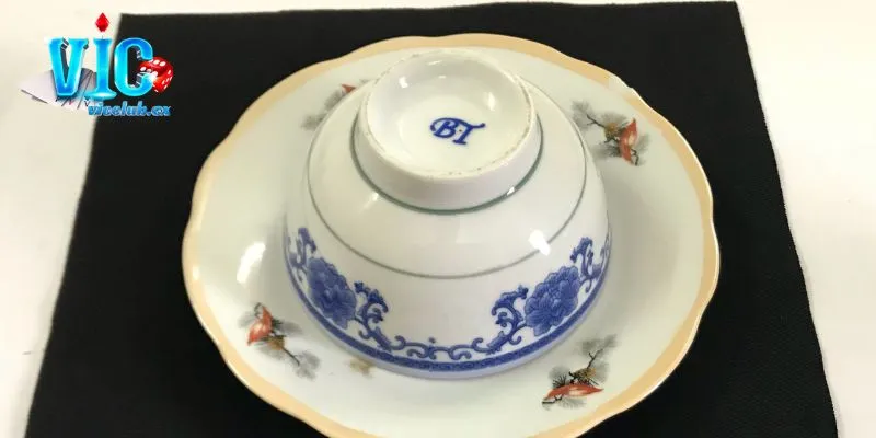 Xóc Đĩa bịp không sử dụng đồ là thủ thuật gian lận an toàn, không bị lộ